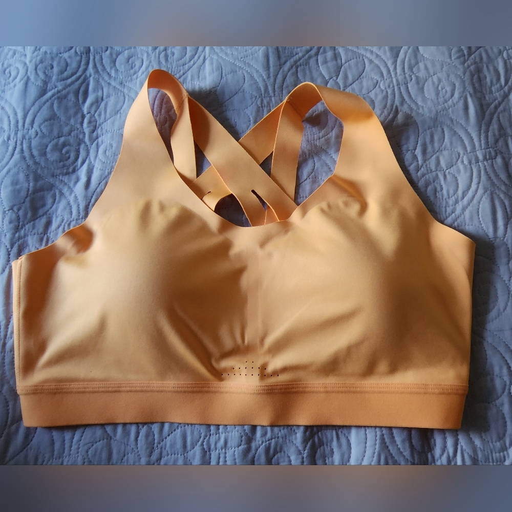 NWOT All in motion women’s sports bra